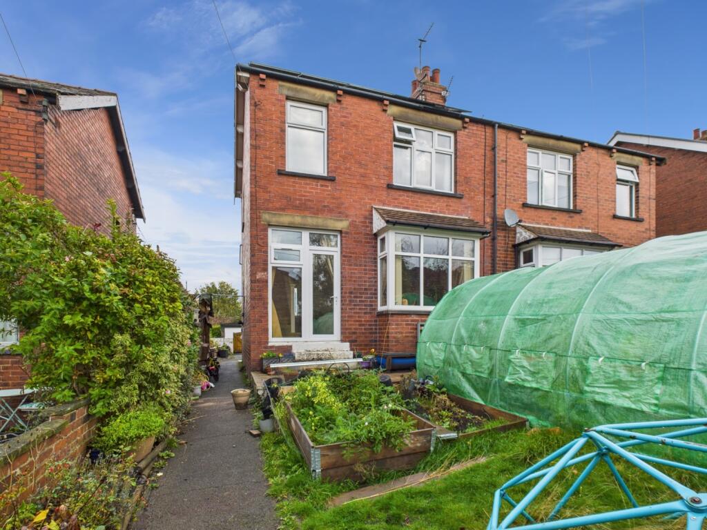 CAM04233G0-PR0035-STILL024