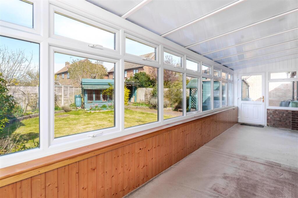 42 Gascoigne Way, Bloxham-12.jpg