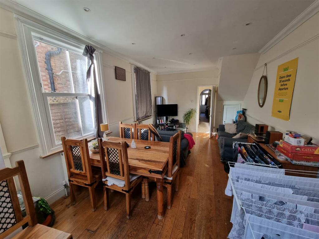 147 tooting High Street Dining Roon.jpg
