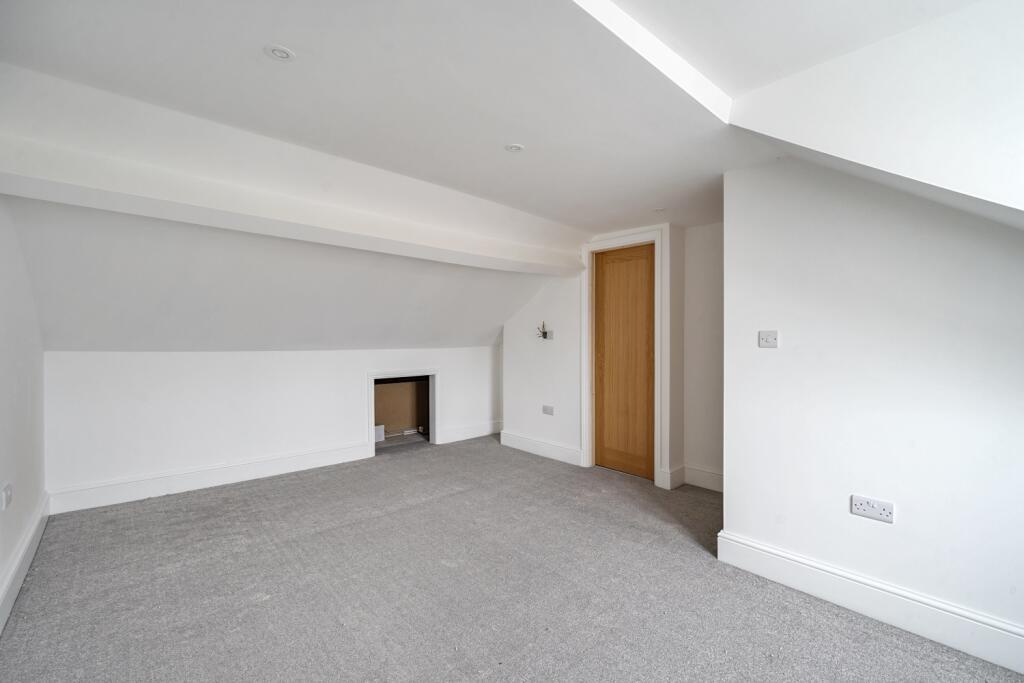 1355643-13-6901f2540979c-ARW-1