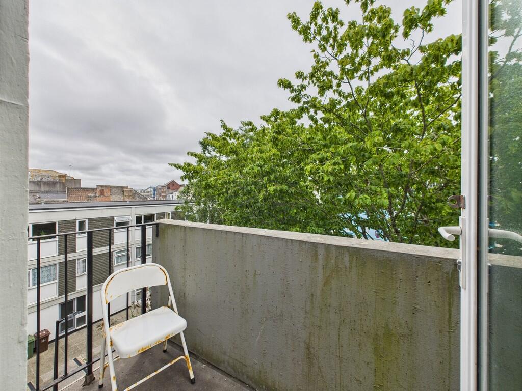 CAM03974G0-PR0167...