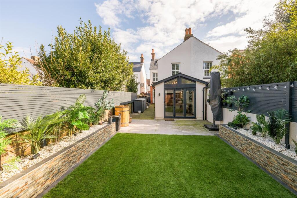 9 Highfield Road -25.jpg