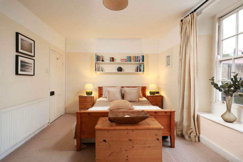 24 Montague Hill 35.JPG