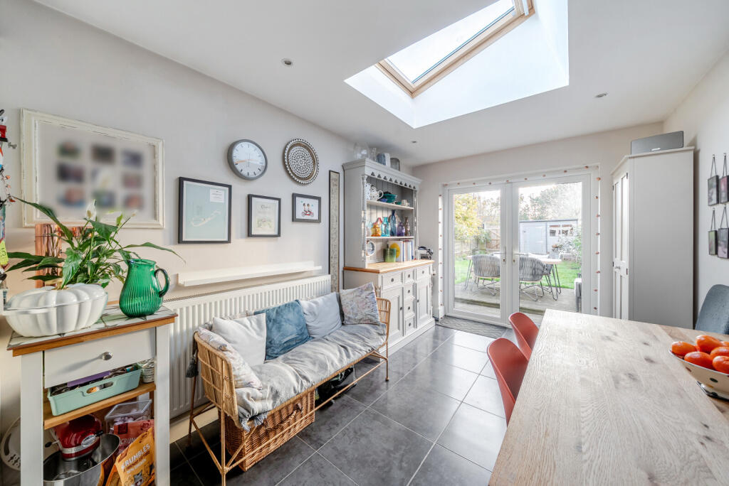 1386098-9-6929bdc...