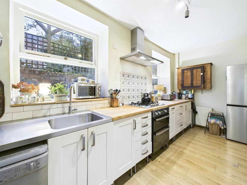 7 - 3 bedroom semi.jpg