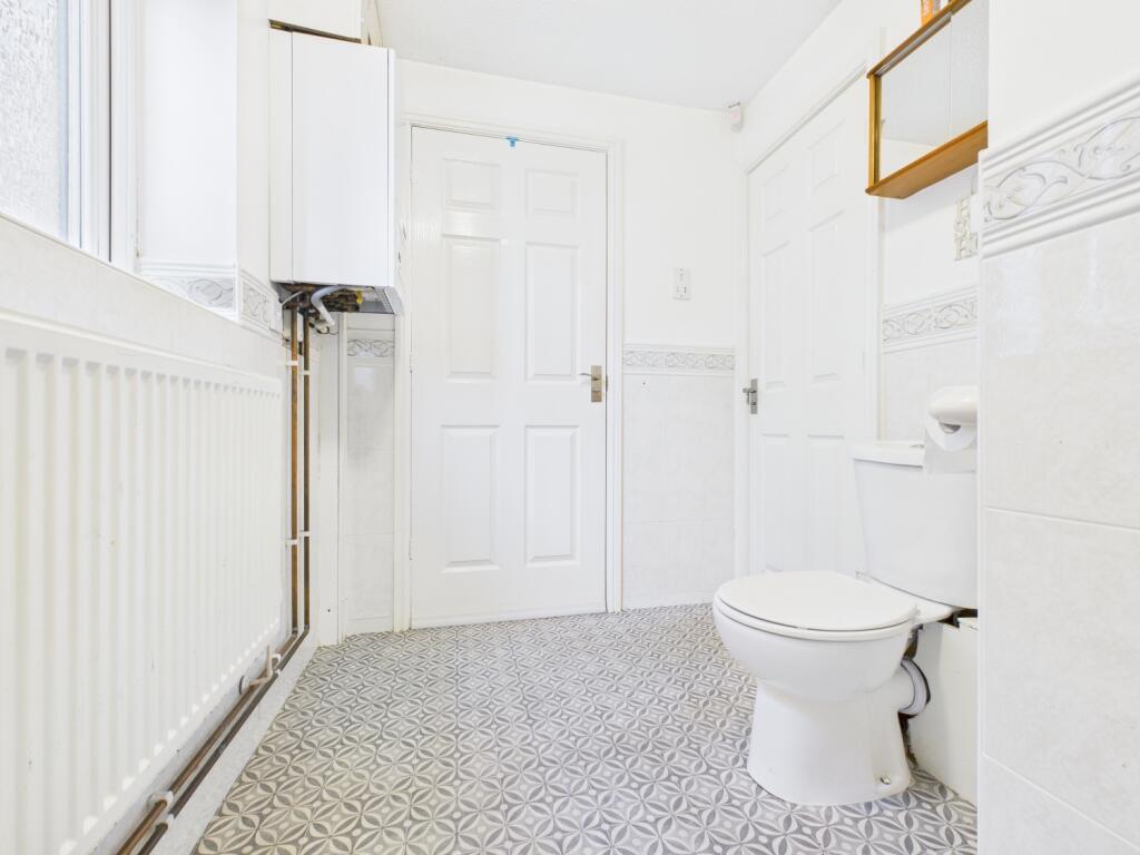 CAM03729G0-PR0185-STILL009