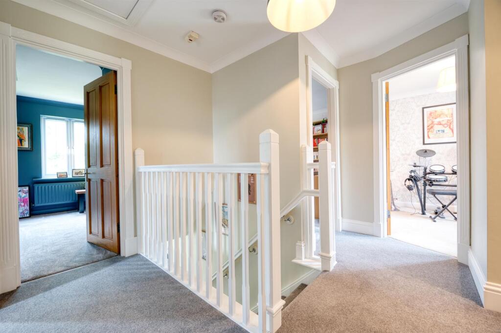 First floor landing.jpg