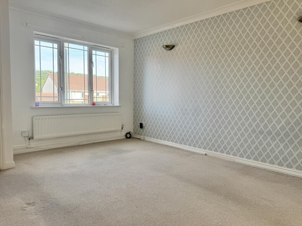 Spacious Sitting Room