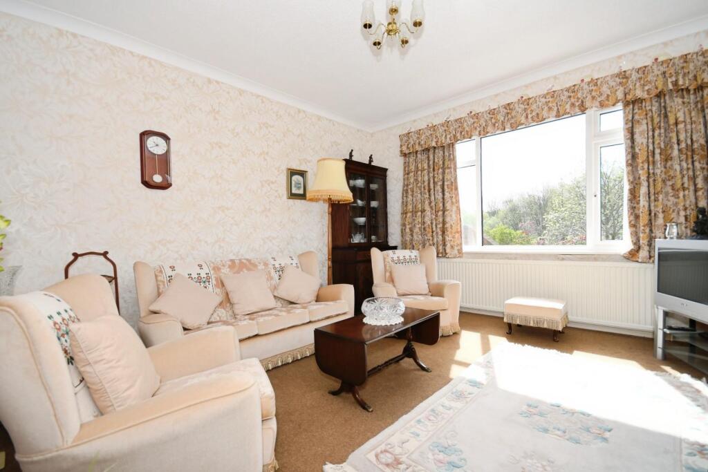 LOUNGE 02.jpg