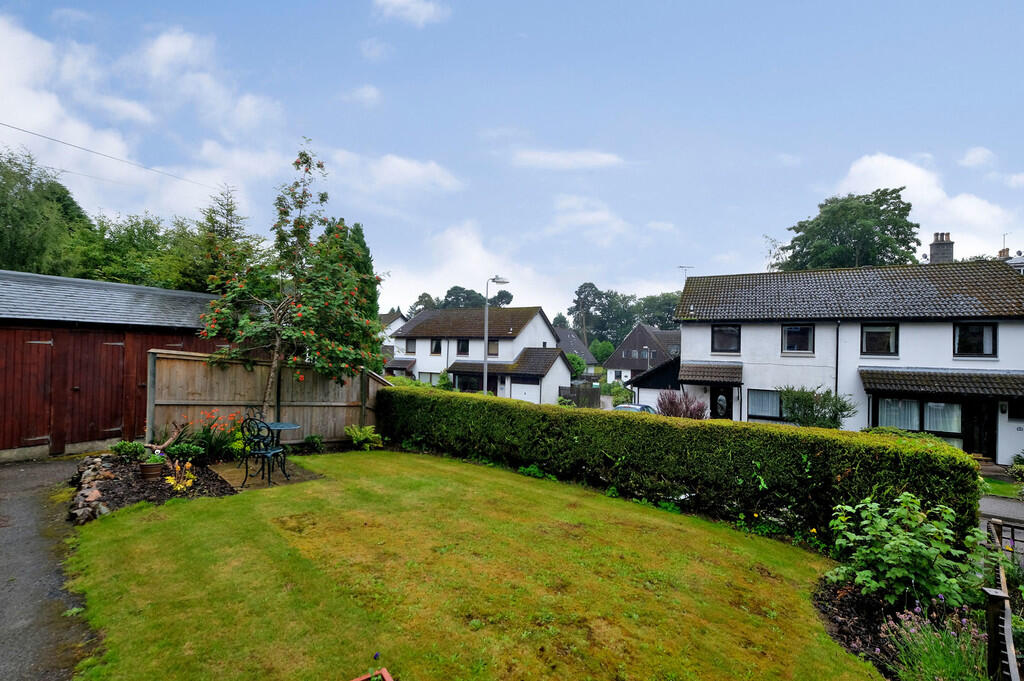 Station Road West...