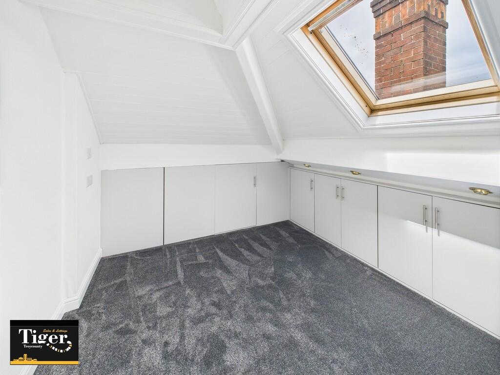 CAM02176G0-PR0625...