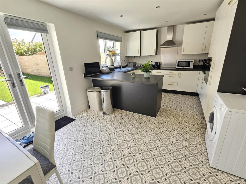 Kitchen Dining Room.jpg