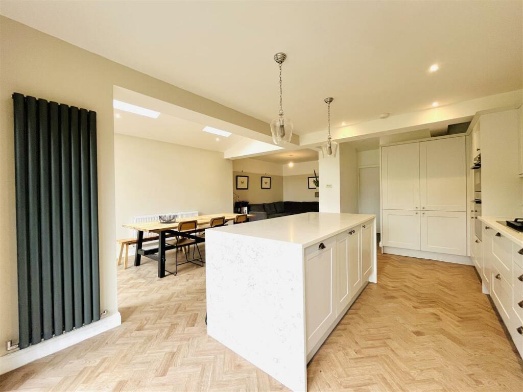 Live In Dining Kitchen