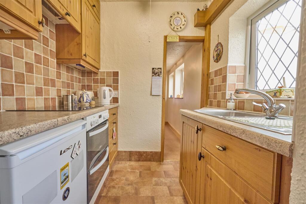 Rear Fitted Kitchen