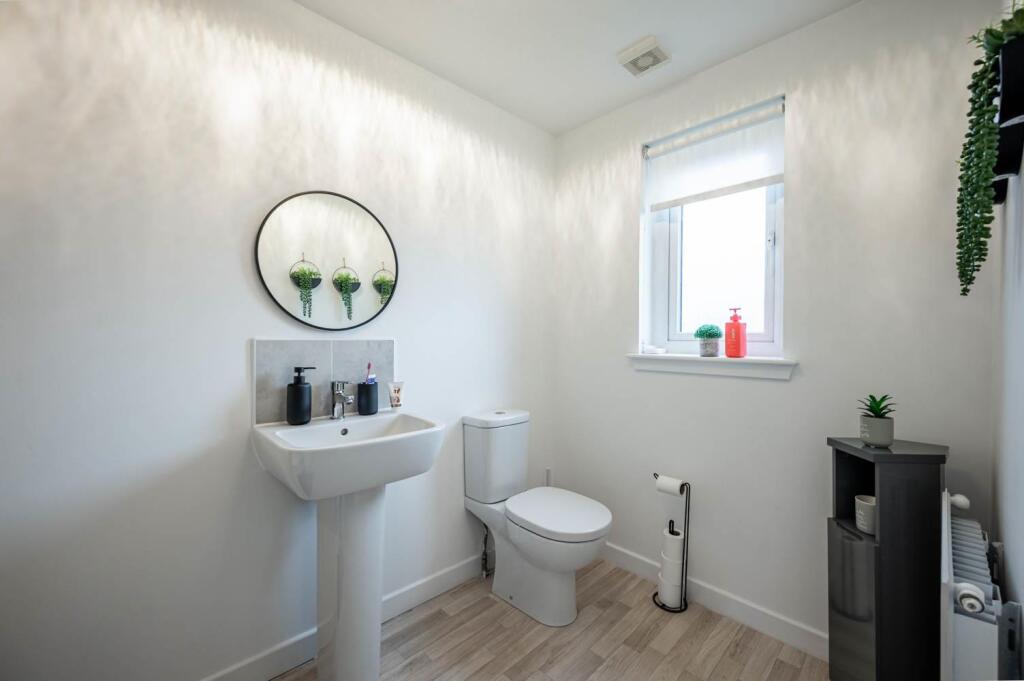 En Suite 1.jpg