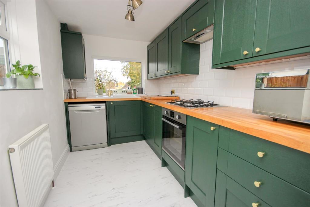 Kitchen1.jpg