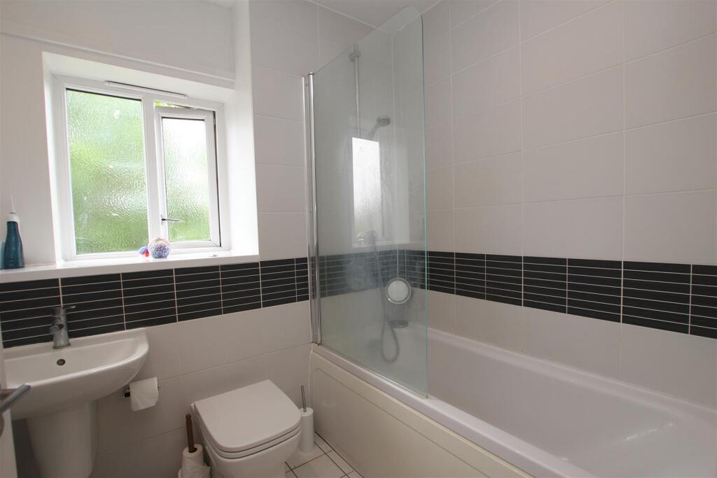 sheriffs bathroom.JPG