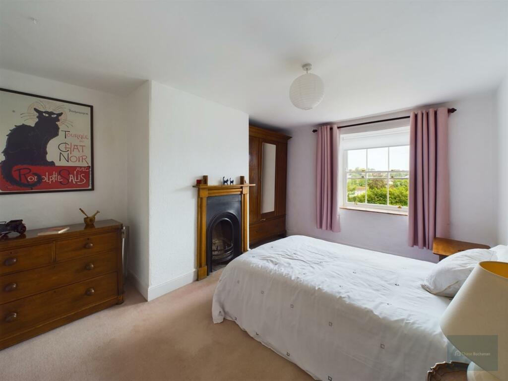 CAM02563G0-PR0081-ST