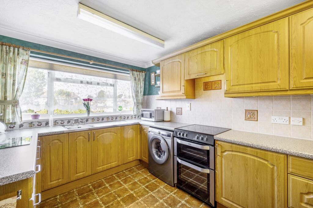 2 Drury Lane (Bicker)-12