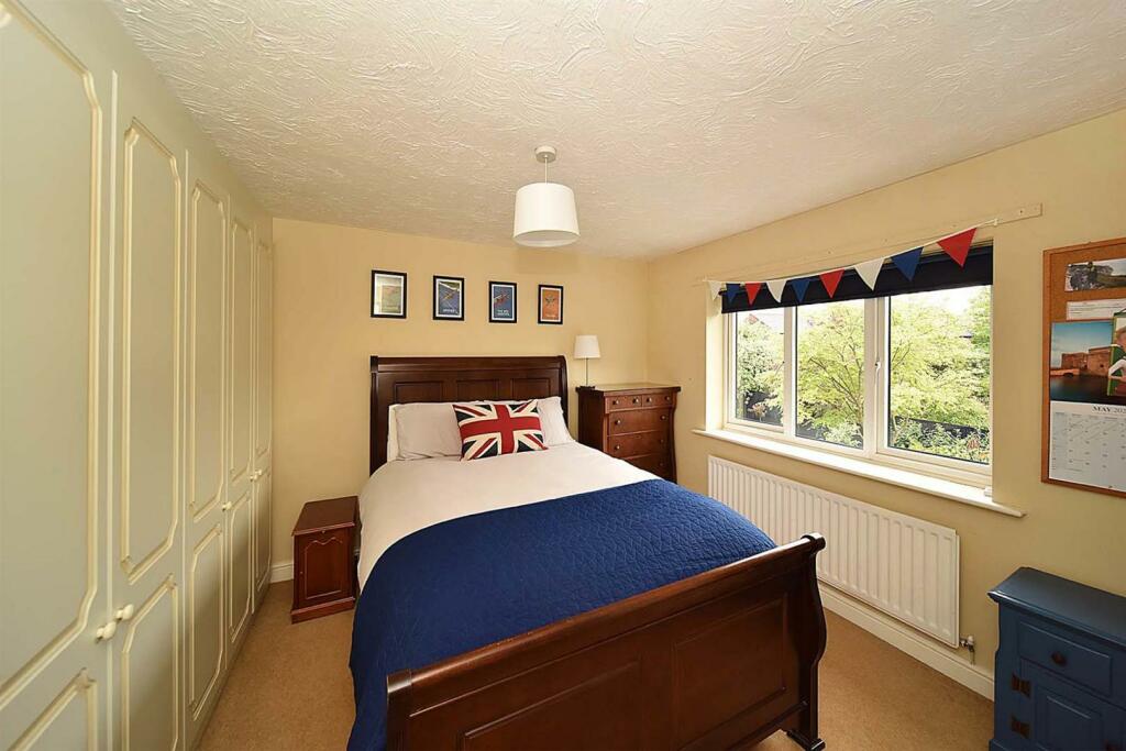 15 Fletcher Bed2.jpg