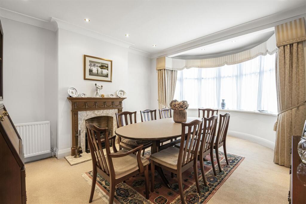 FRONT RECEPTION ROOM