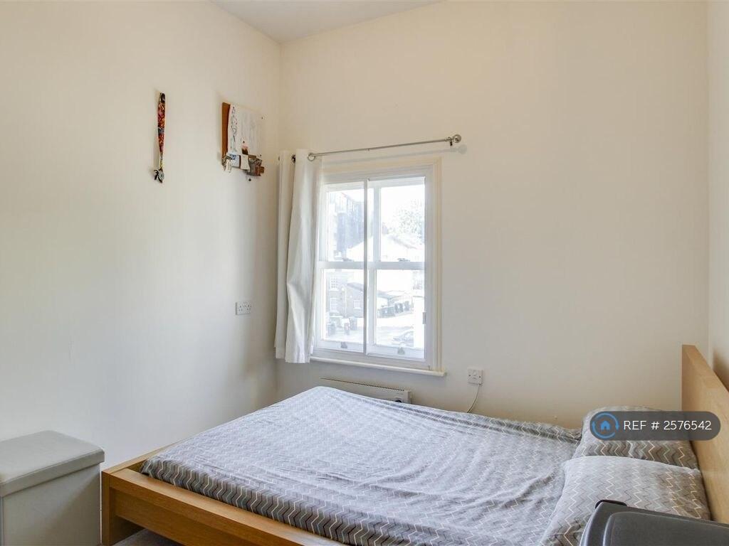 Bedroom (2) - Ensuite
