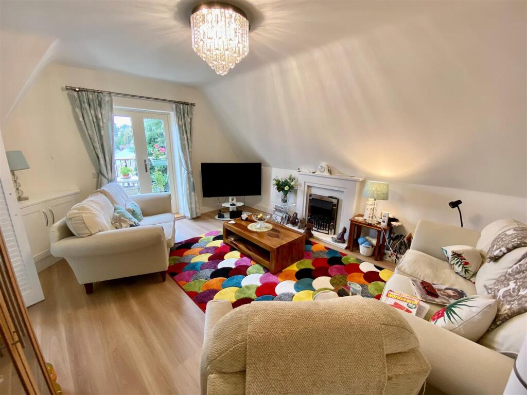 new living room.jpg