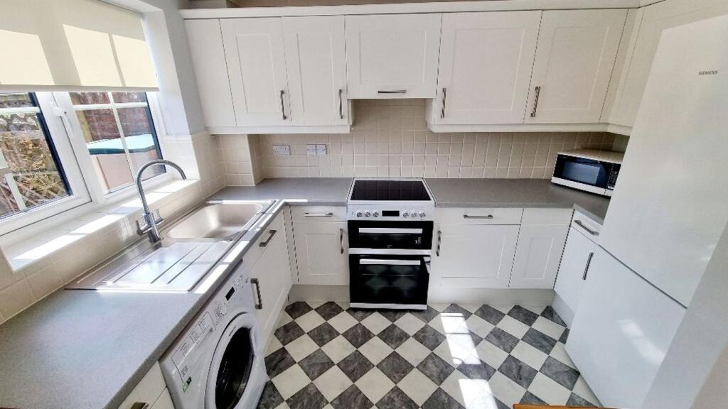 Holm Oak Court, Old Town, Swindon