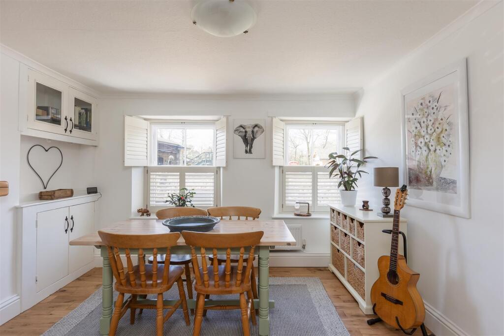 Honeystone Cottage Dining Room-2.jpg