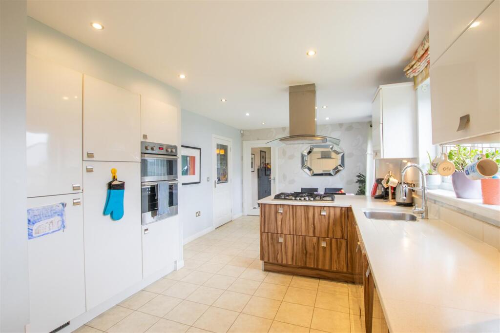 kitchen-1.jpg