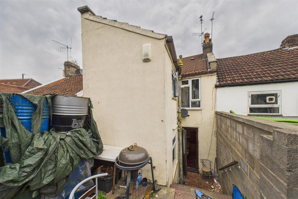 12 Bell Hill Road, St George, Bristol BS5 7LJ | Fr