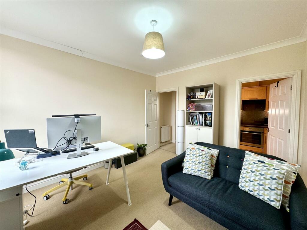SITTING ROOM