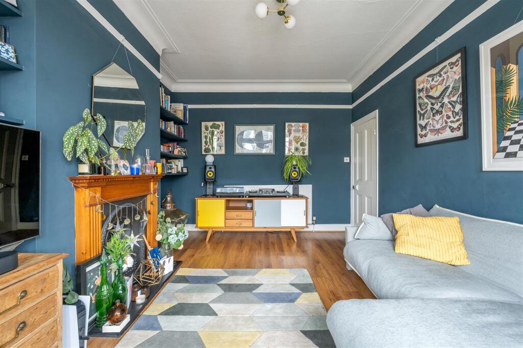 Colchester Road, E10