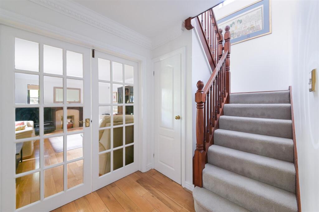 HAWTHORNE CLOSE,1 - (12).jpg