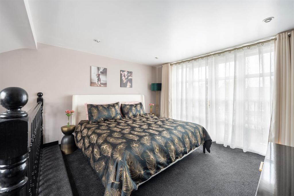Loft-Bedroom-1.jpg