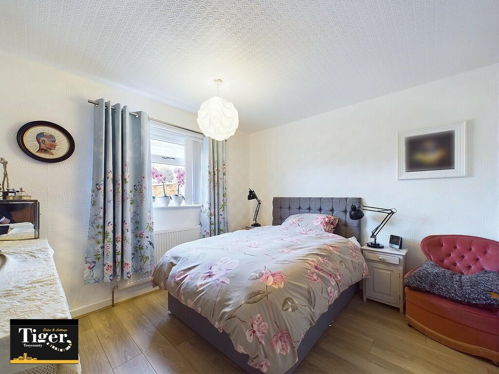 CAM02176G0-PR0429...