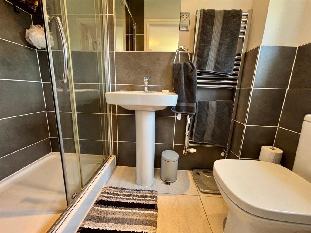 Shower Room En-Suite