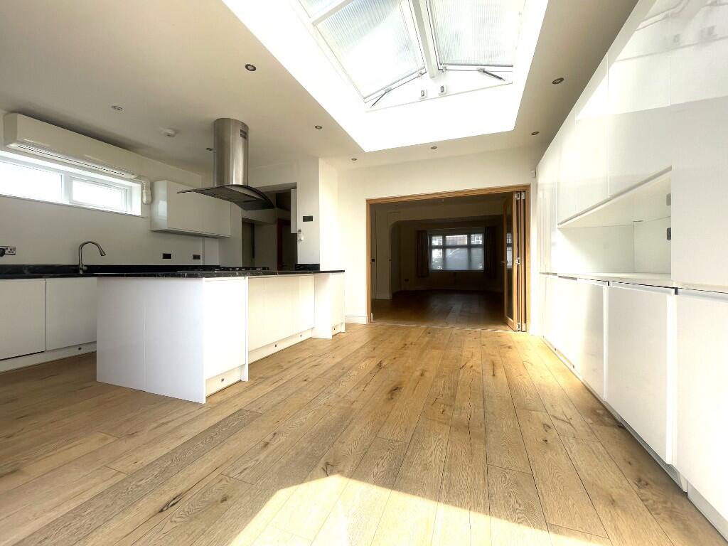 Holders Hill Drive, Hendon, London NW4
