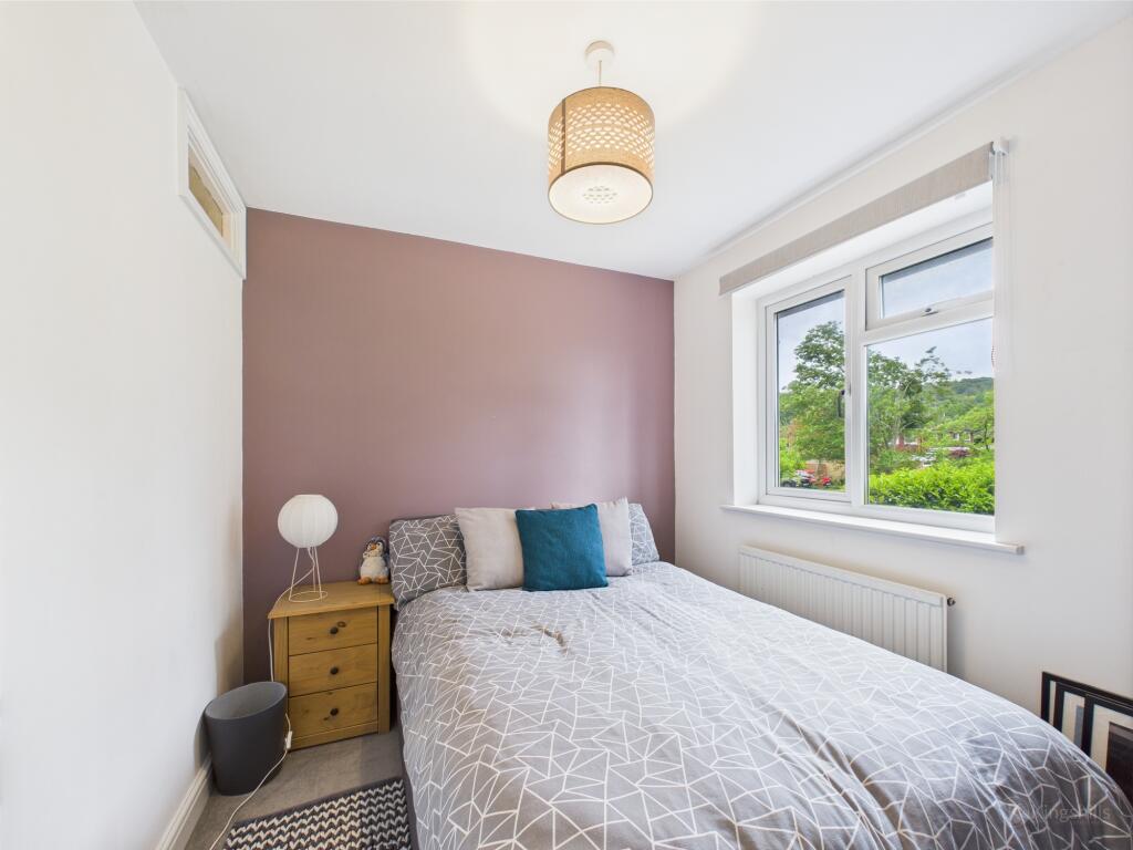 CAM02119G0-PR0405-STILL003