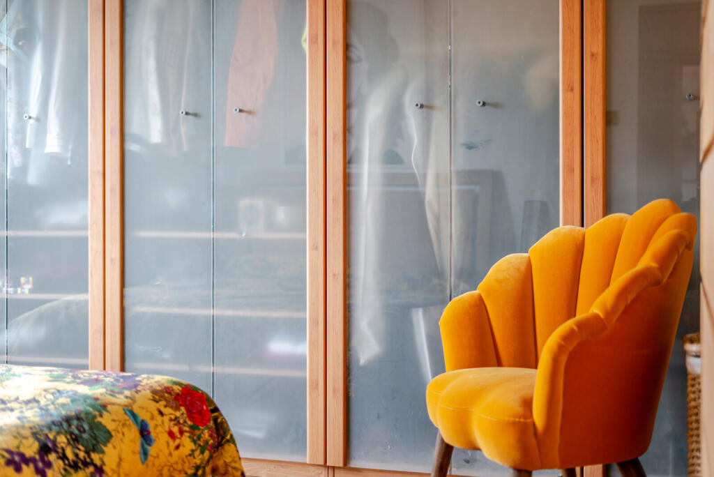 1382695-5-691f334...