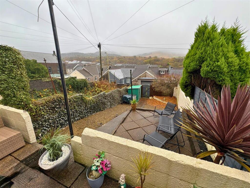 Rear Garden c (edit).jpg