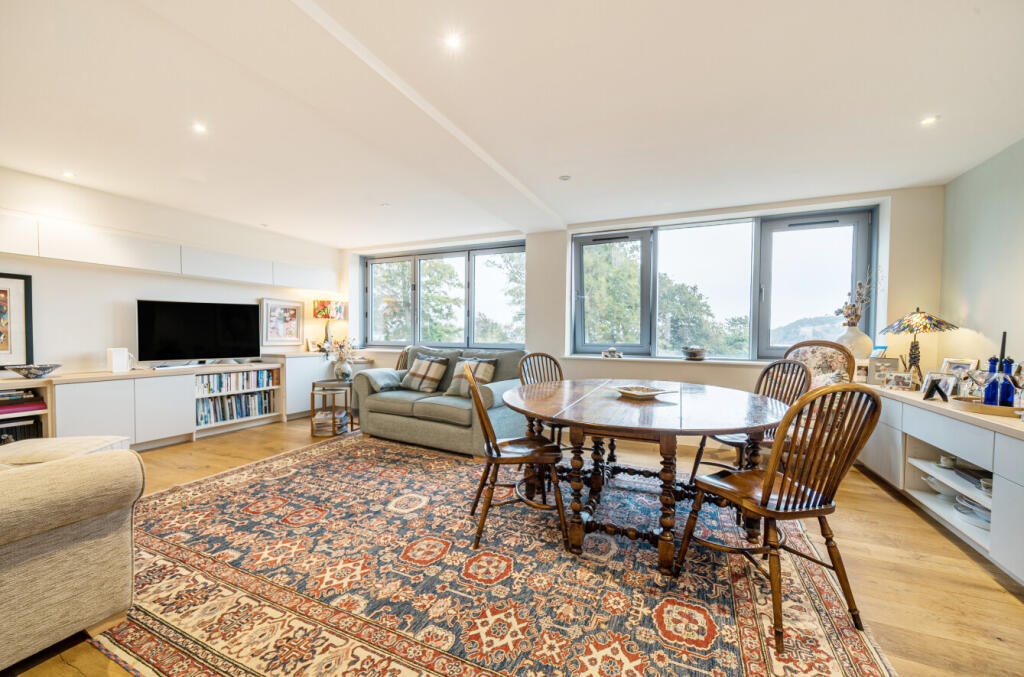 1335459-3-68a3181...