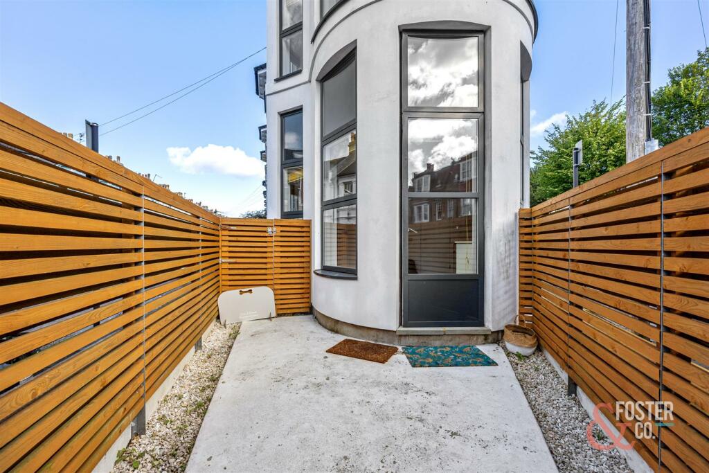 Stafford Road, 2b-030.jpg