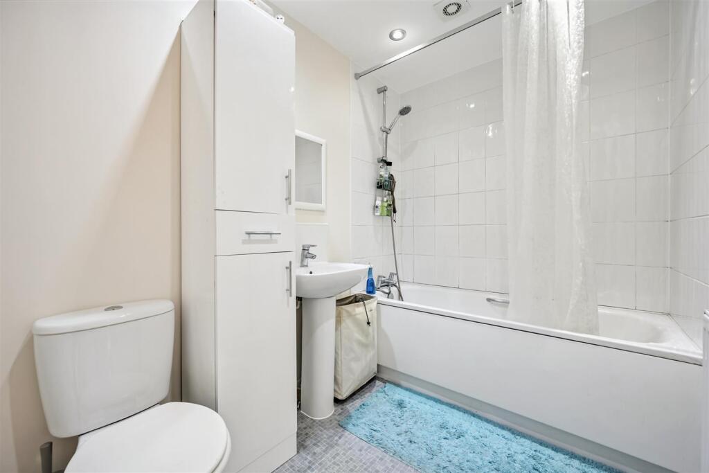 Saxton Mee 4 Olympian Way 0009.jpg