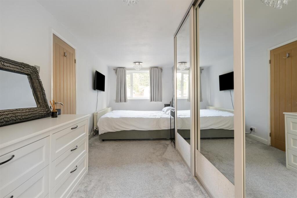 1 Banbrook Close_1.jpg