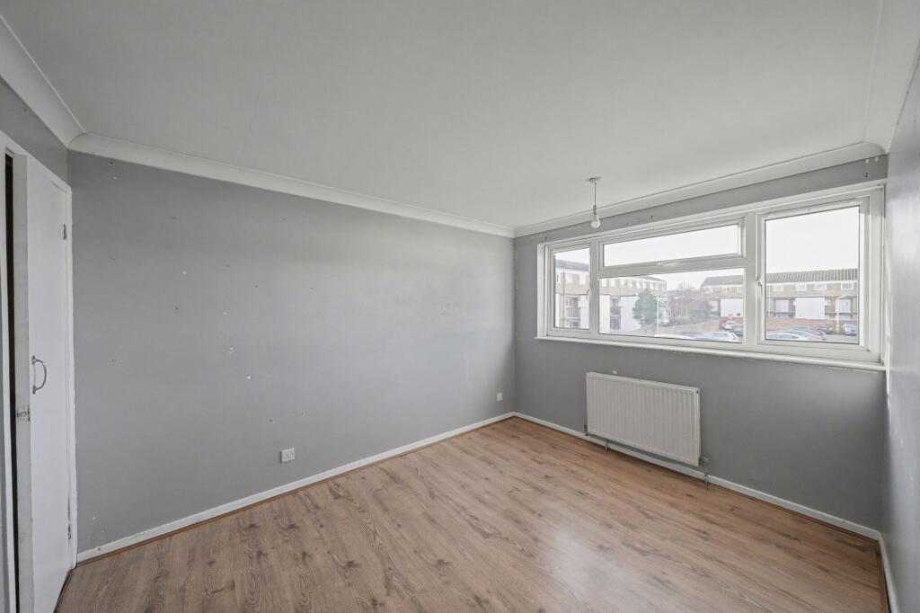 320 Spackmans Way, Slough, SL1 2SD