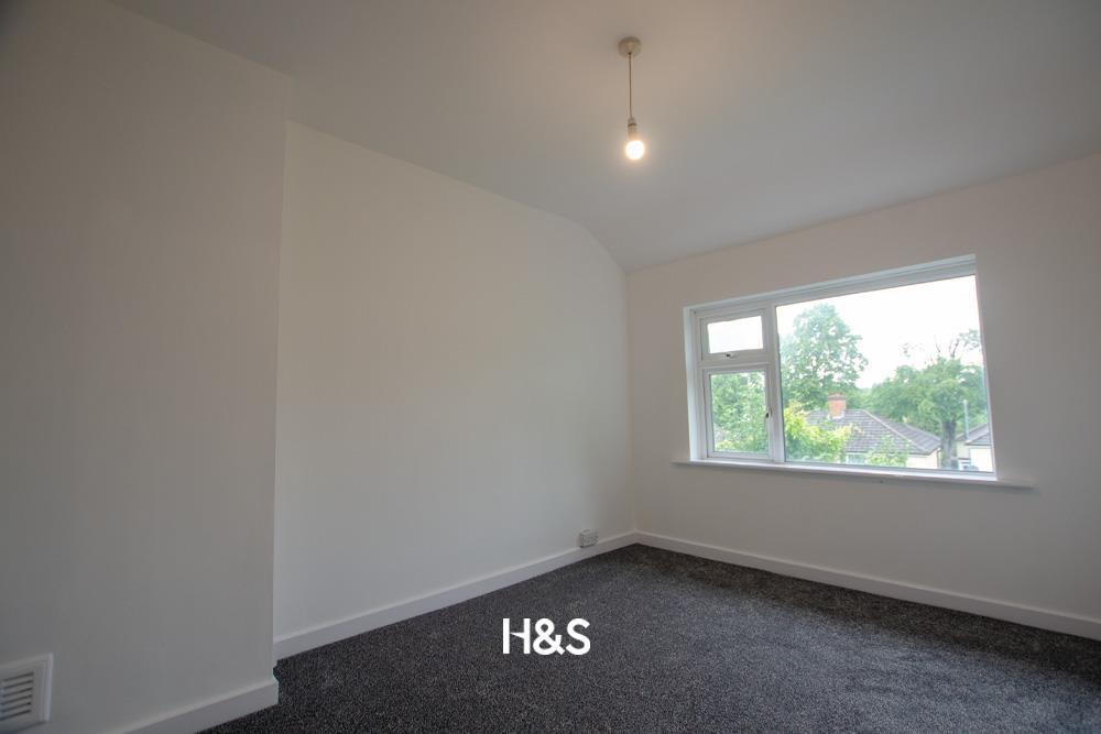 116 Cleeve Road - Bed1.jpg