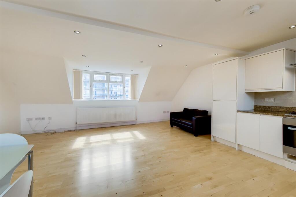8_Kitchen-Reception-1.jpg