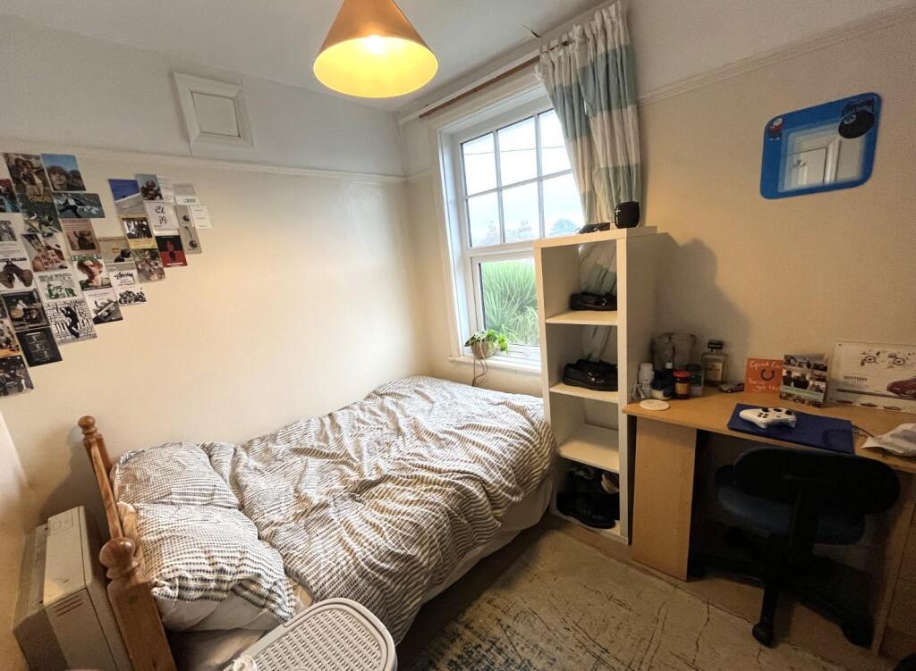 Bedroom 4.JPG