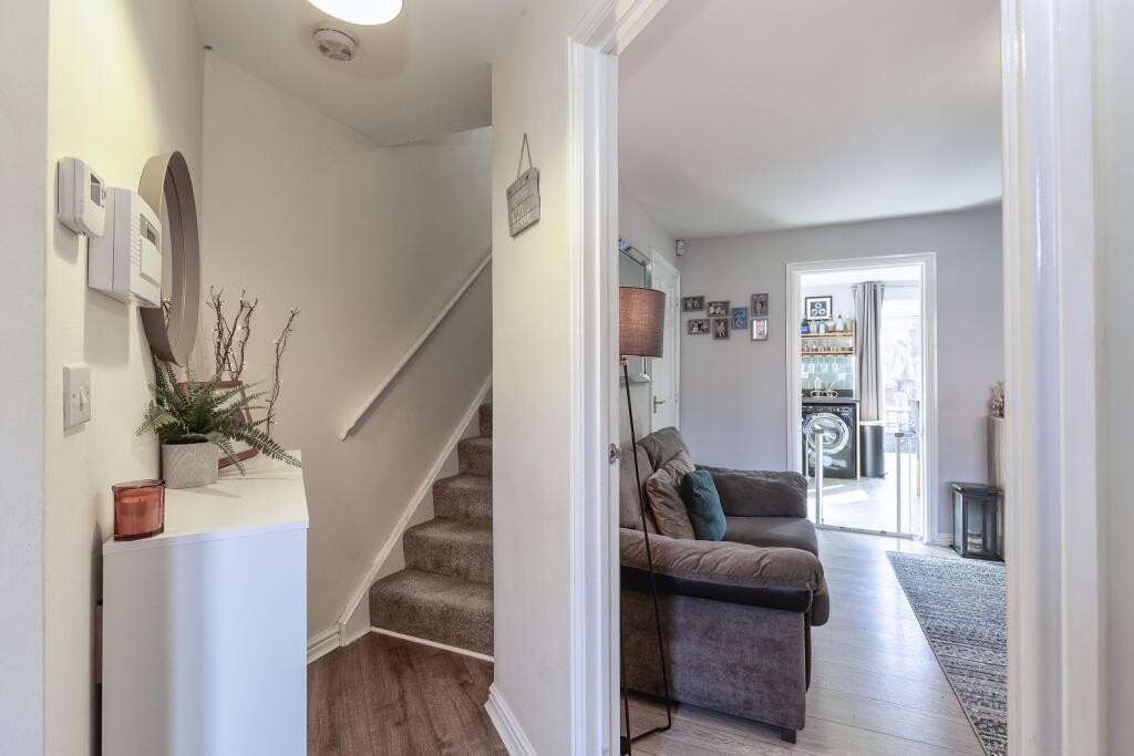 83 Garston cresent-15